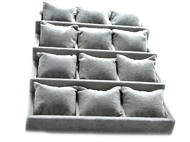 Display "Treppe"  (12 Kissen)